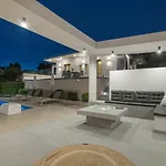 Vatia 2 Villa